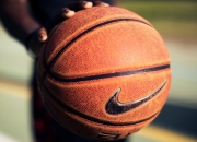 英雄联盟总决赛直播-一，一剑封喉！米切尔狂轰46分撕碎纽约，骑士主场捍卫荣耀 二，从质疑到主宰，米切尔跨越心魔，关键战击碎尼克斯围剿 三，骑士vs尼克斯，宿敌之火重燃，米切尔书写证明之战新篇章