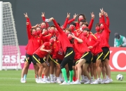 英雄联盟总决赛时间-包含女子足球比赛备受观众瞩目，赛场精彩纷呈的词条