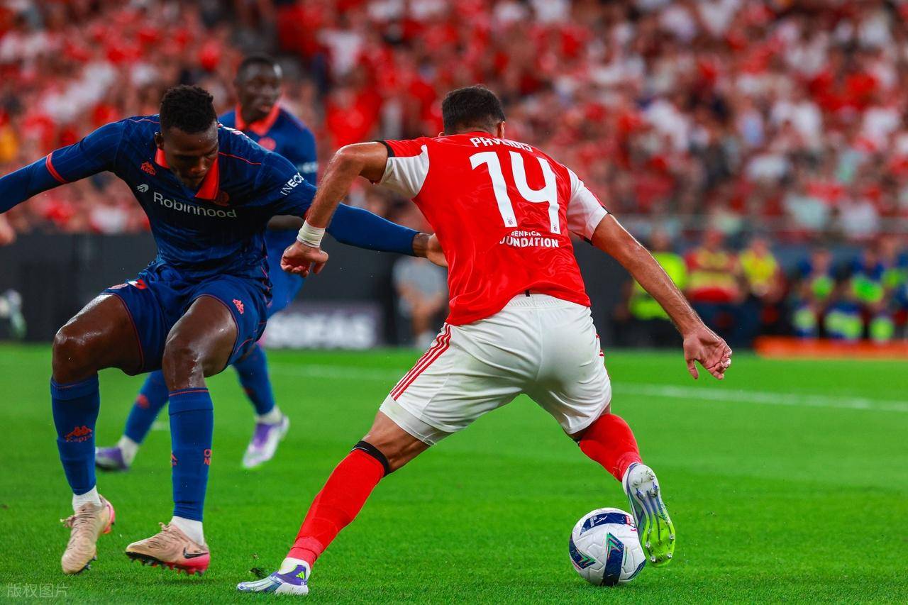 尼斯客场战胜里尔,表现出色 尼斯客场战胜里尔,表现出色