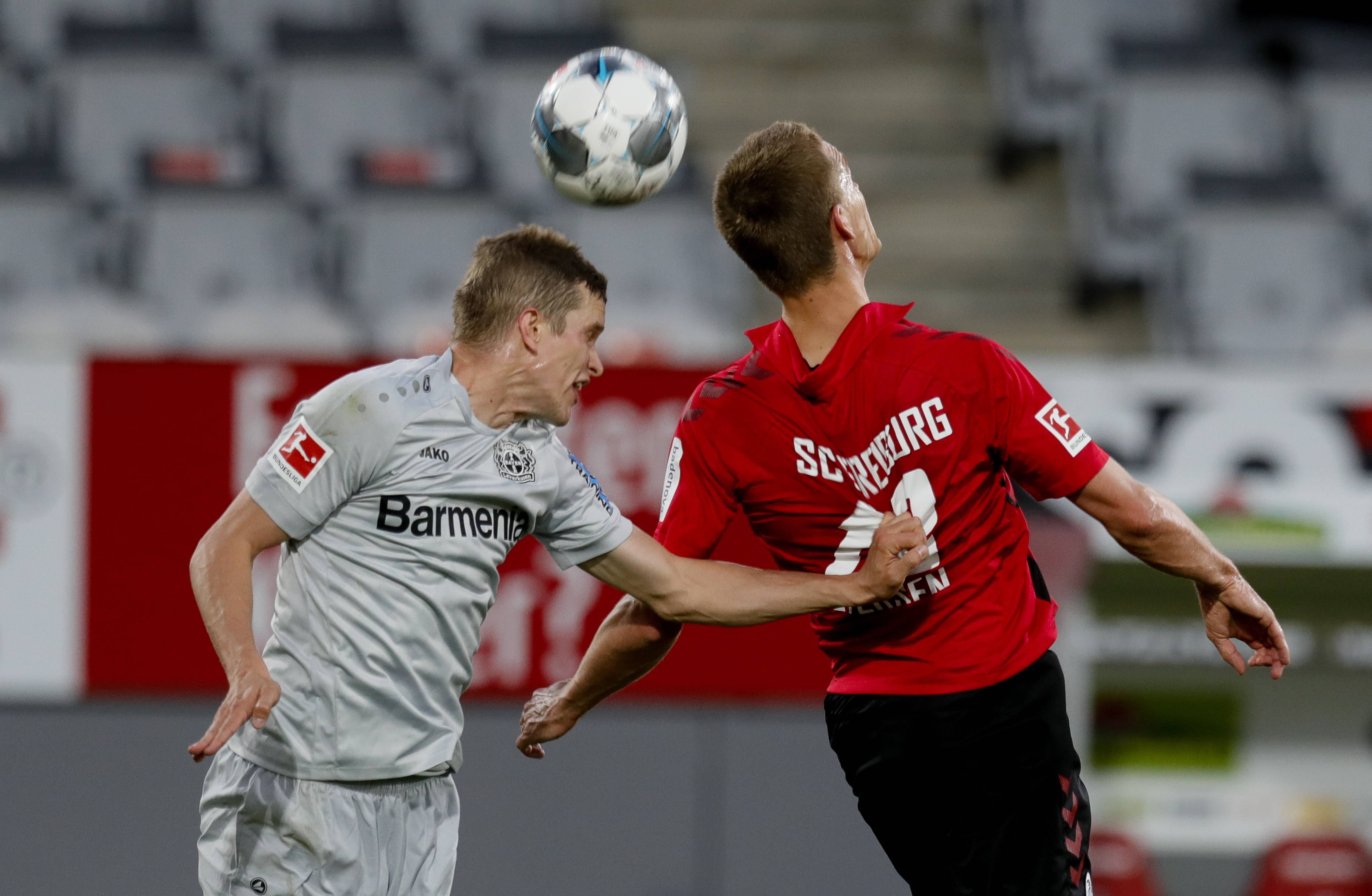 包含奥格斯堡客场逆转，头号前锋力挺的词条