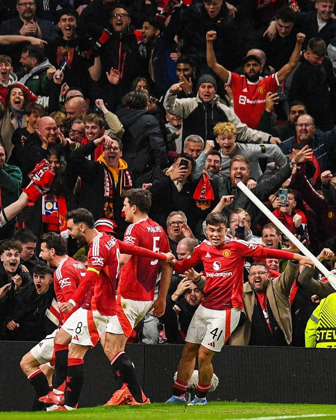 瓦朗谢纳球队备战接下来的欧联杯比赛 瓦朗谢纳球队备战接下来的欧联杯比赛