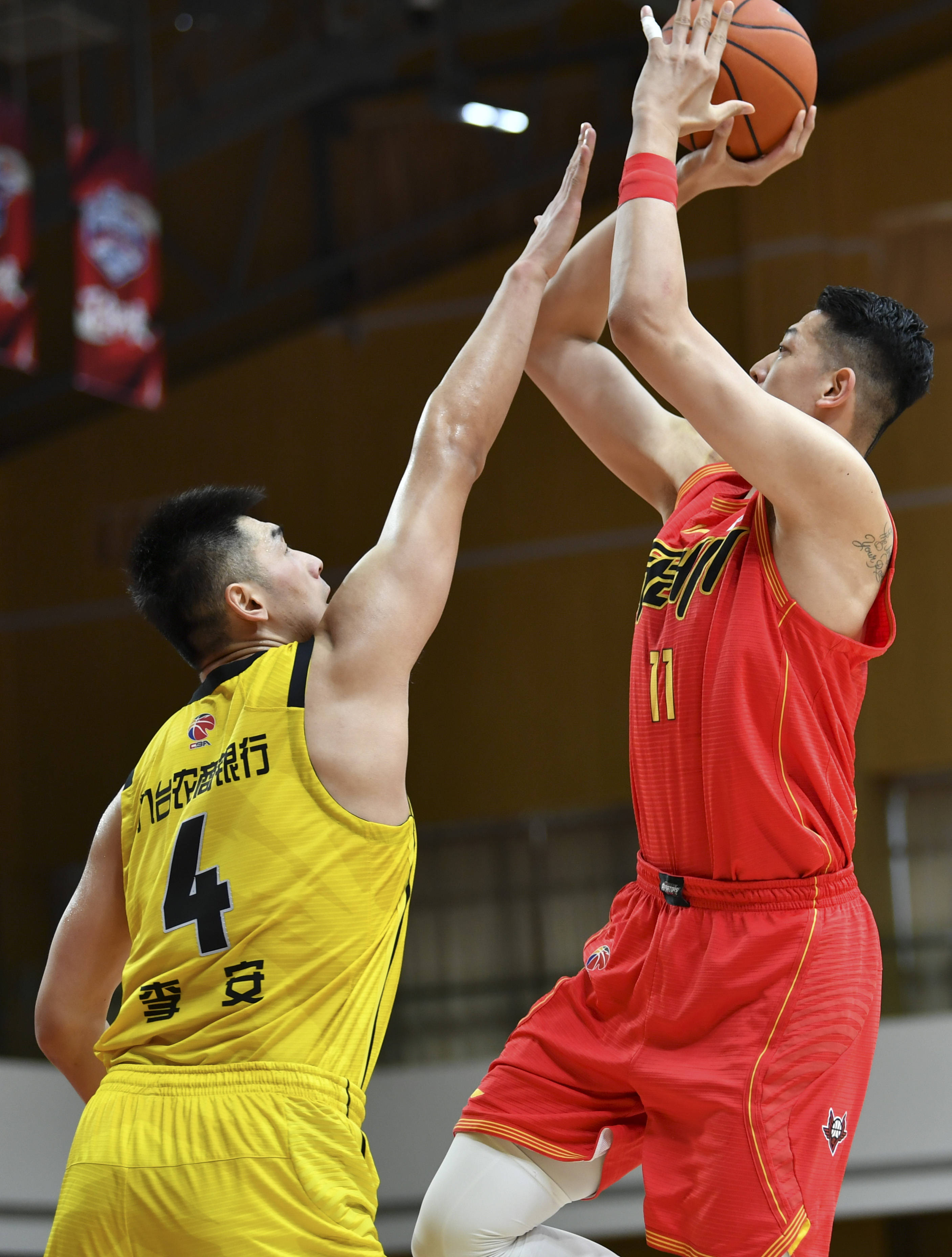 深圳男篮凭借稳扎稳打战术,击败对手 深圳男篮凭借稳扎稳打战术,击败对手