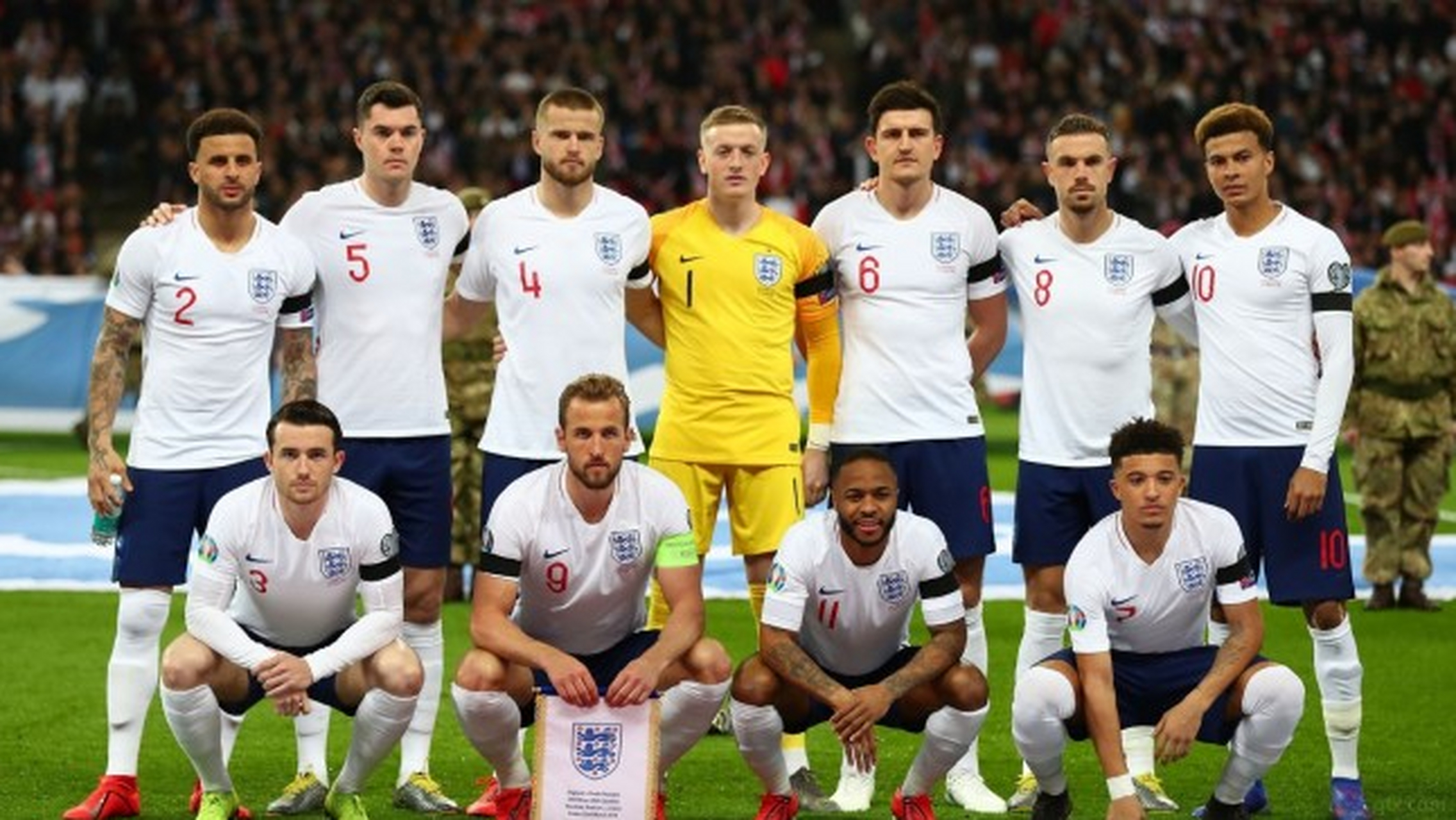 关于芬兰队凭借团结一致，成功晋级的信息