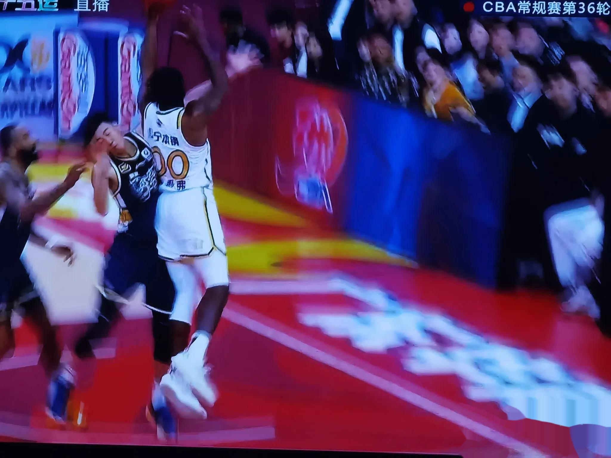 平凡球队在比赛中意外获胜,引发关注 平凡球队在比赛中意外获胜,引发关注