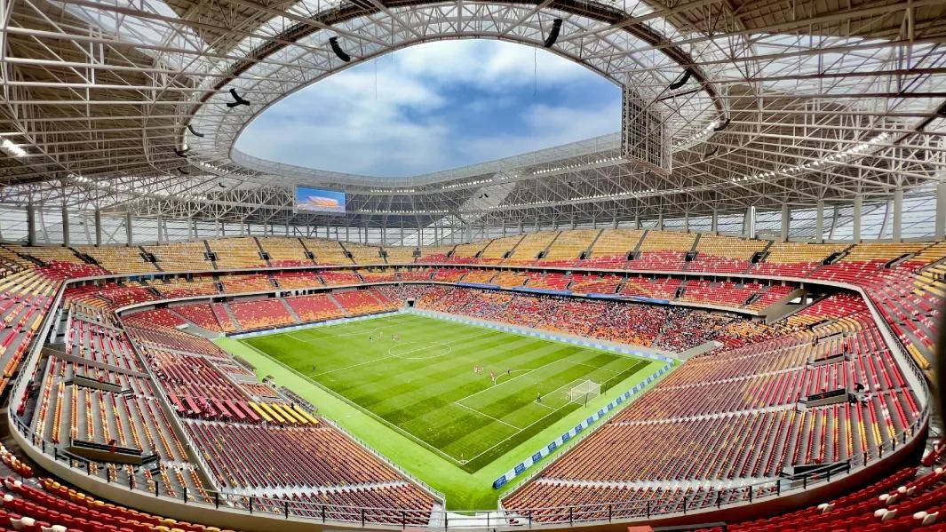 欧洲标志性建筑变身足球场,球迷期待新体验的简单介绍 欧洲标志性建筑变身足球场,球迷期待新体验的简单介绍