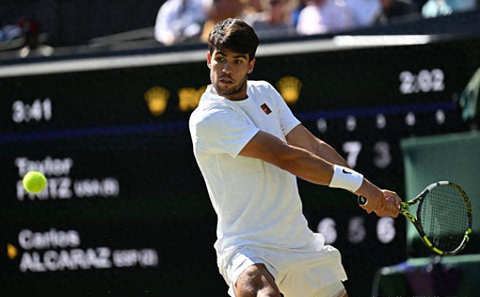 美网碾压拉沃尔杯，辛纳刷新纪录