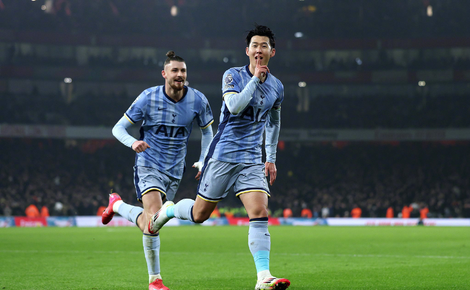 阿森纳球员表现不俗，客场逆转获胜