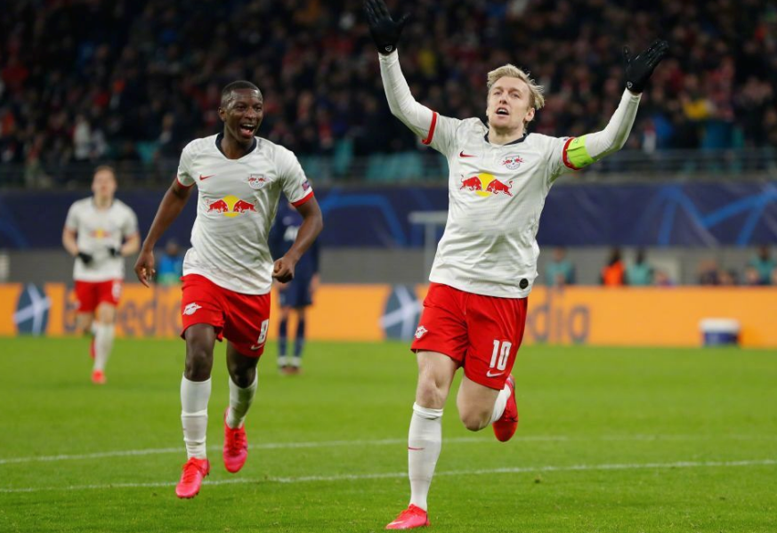 城市蓝月再擘高峰,稳步晋级欧冠四强! 城市蓝月再擘高峰,稳步晋级欧冠四强!