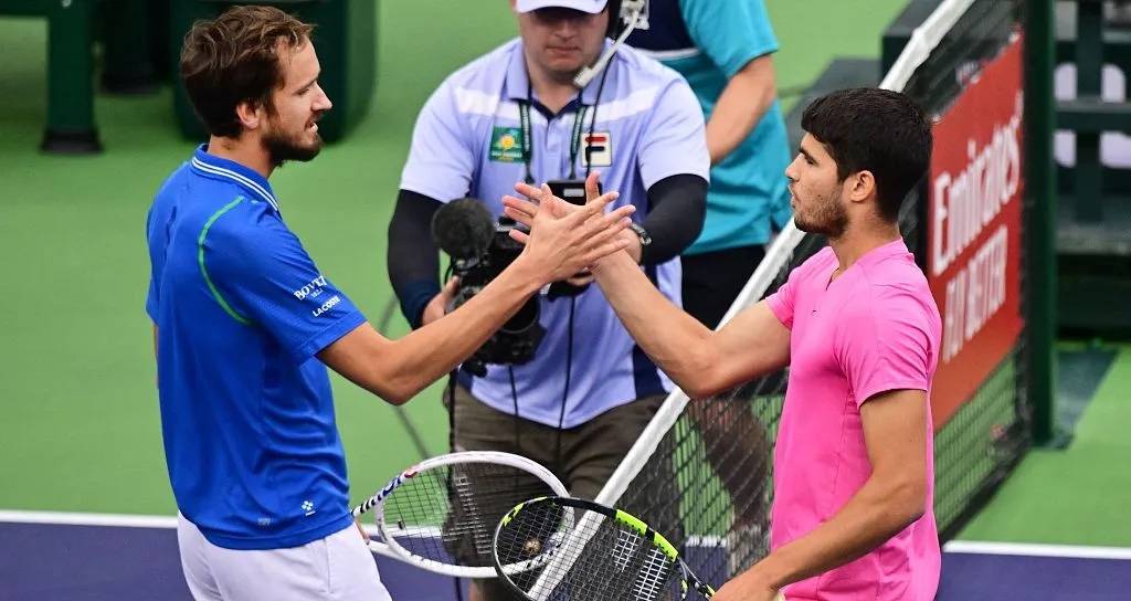 年终总决赛险胜ATP总决赛,阿尔卡拉斯惊艳四座 年终总决赛险胜ATP总决赛,阿尔卡拉斯惊艳四座