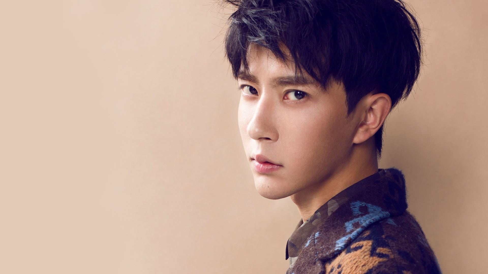 资本与进球，当奥地利阴影笼罩梅阿查，莱奥用双脚写下蓝黑的忧患与红黑的野心